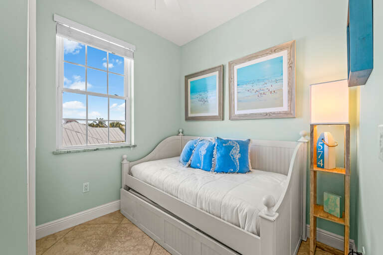 Fourth Bedroom - Twin Daybed/ Trundle