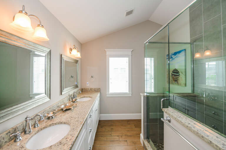 Ensuite Bathroom to Bedroom 4, Montego Bay - AMI Locals
