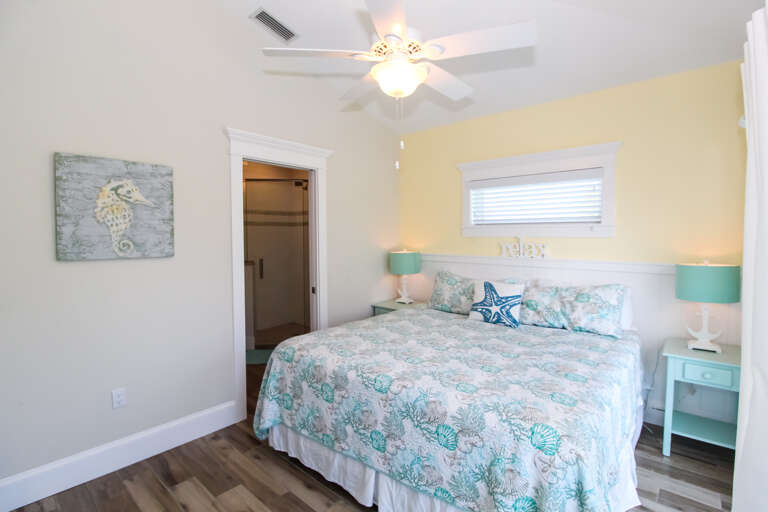 Second Bedroom, King