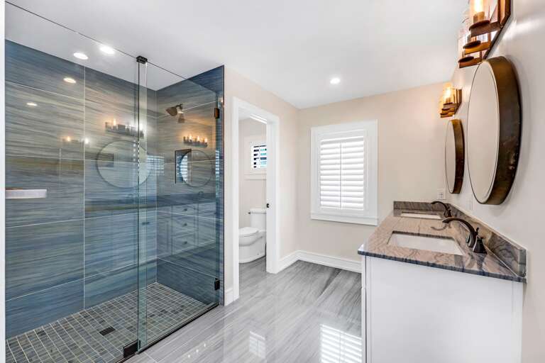 Bathroom with Rainshower
