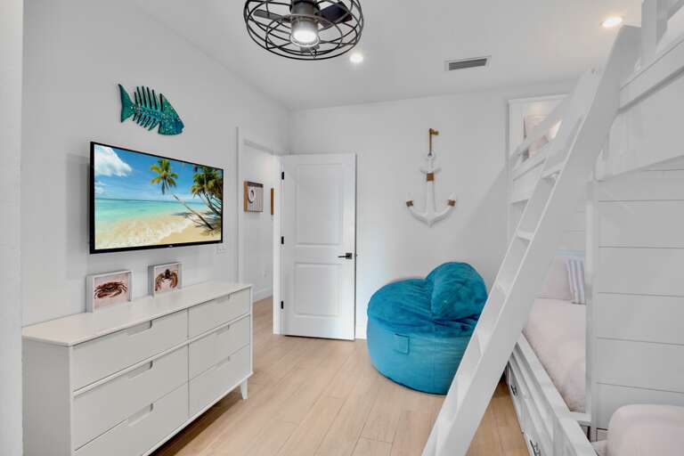 Sixth Bedroom (3rd Floor), Two Full-over-Full bunk beds