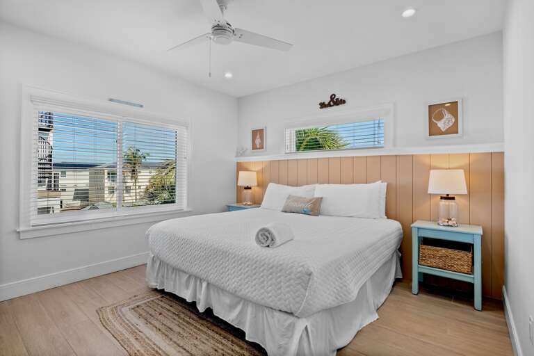 Fourth Bedroom (3rd Floor), King bed