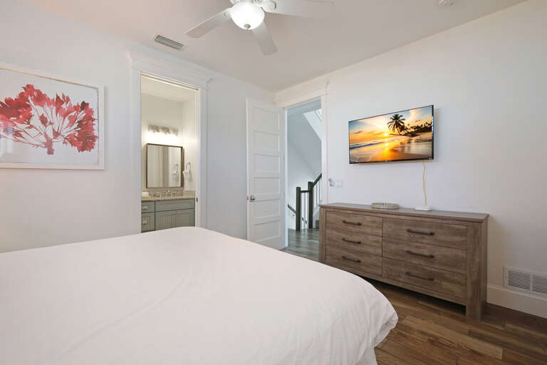 Bedroom Space - AMI Locals