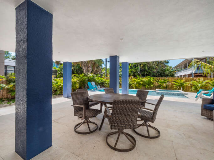 Poolside Dining