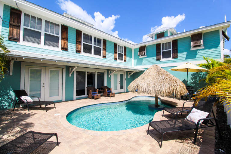 Saltwater Pool and Lounge