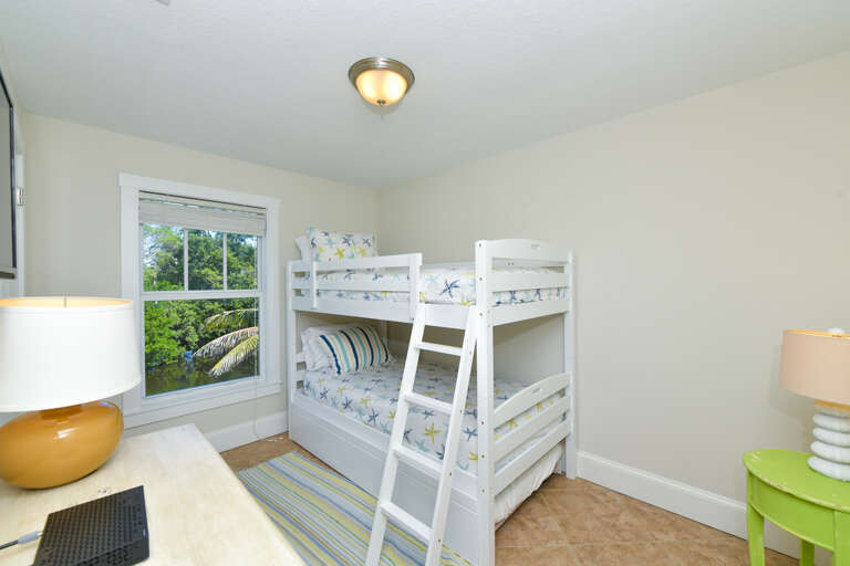 Fifth Bedroom - Twin/ Twin Bunk