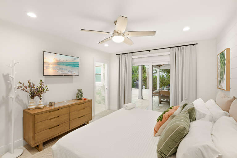 Second Bedroom, King