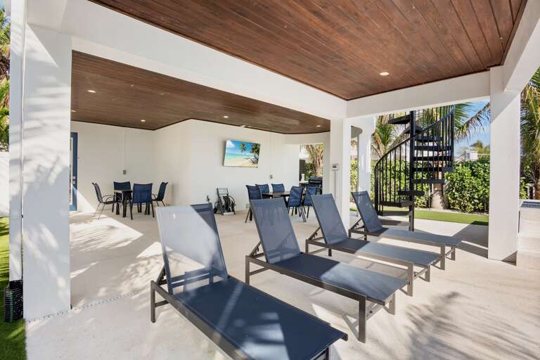 Outdoor Lounge and Dining with TV