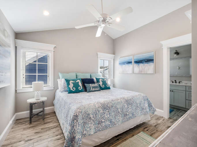 Second Bedroom (2nd Floor), King bed