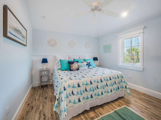 Third Bedroom (3rd Floor), King bed