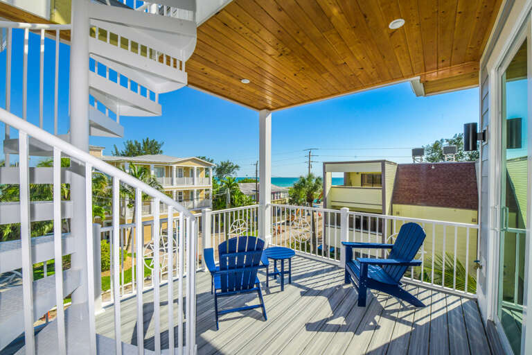 Deck with Rooftop Access