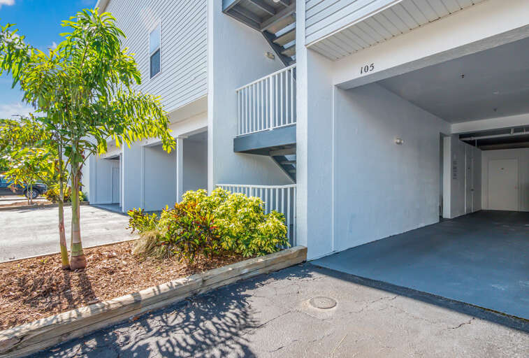 Entryway, Sandy Pointe - AMI Locals