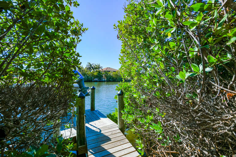 Open Dock Access Space