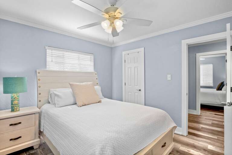 Primary Bedroom - Queen