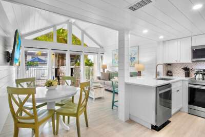 Open Concept Living - Coconuts Poolside 104
