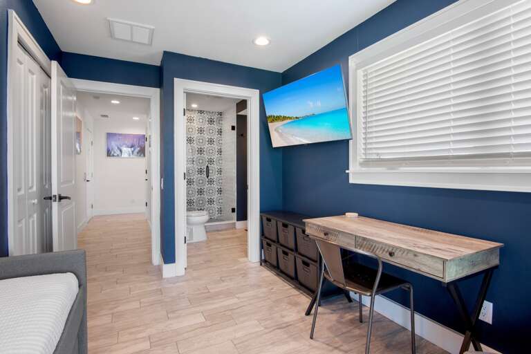 Fourth Bedroom (3rd floor), Workspace with TV