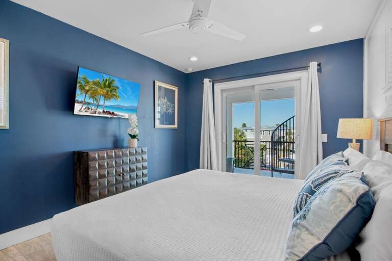 Primary Bedroom (3rd floor), King bed