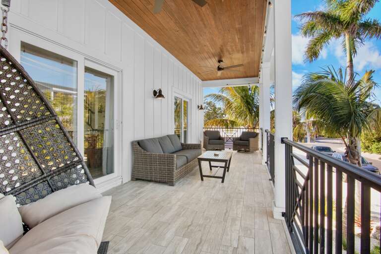 Private balcony with living space - 2nd floor