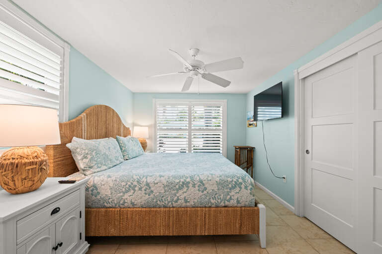 Second Bedroom, King bed
