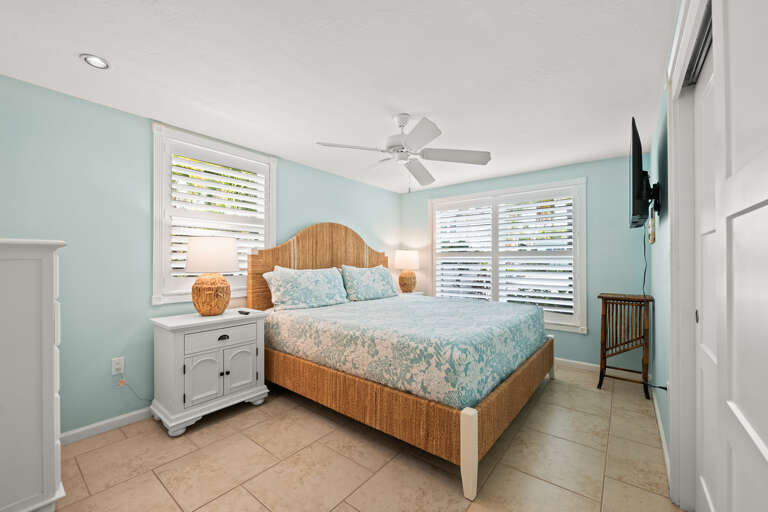 Second Bedroom, King bed