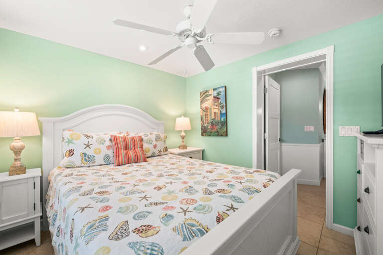Third Bedroom, Queen bed