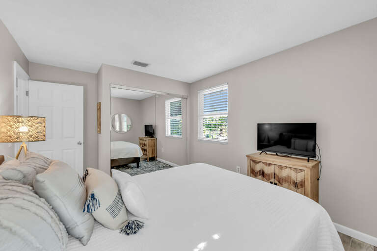 Third Bedroom - Queen
