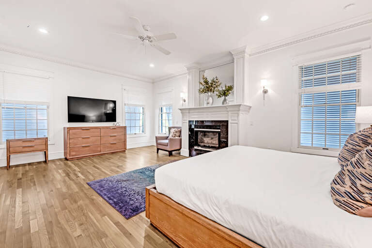 Second Bedroom - King