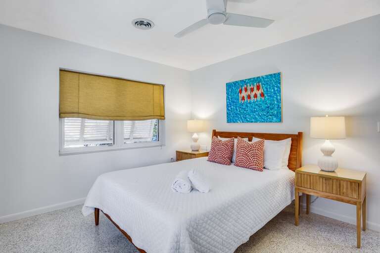 Third Bedroom, Queen