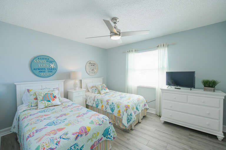 Third Bedroom, Two Twins