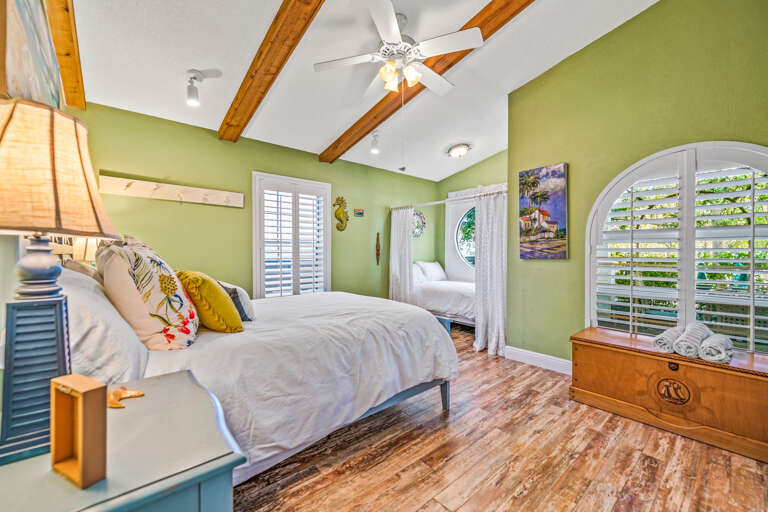 Second Bedroom, Queen and Twin