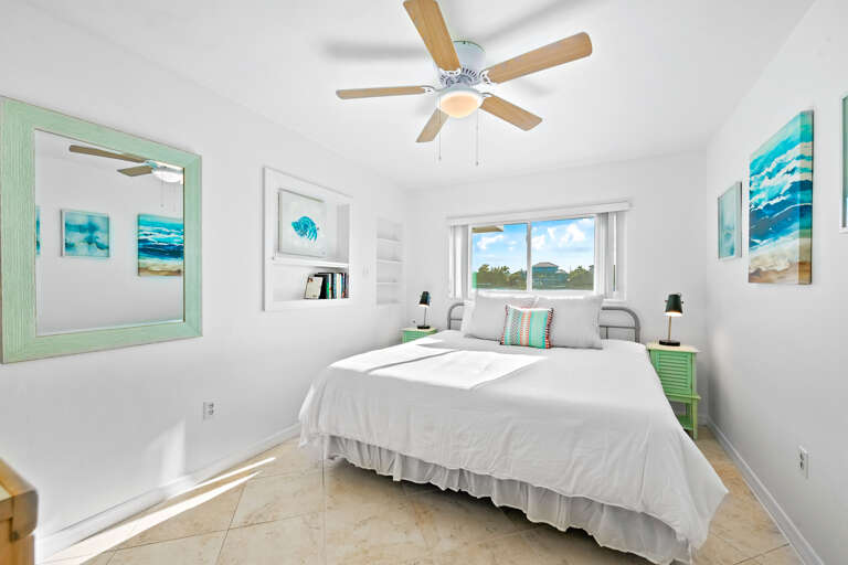 Second Bedroom, King