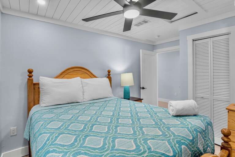 Third Bedroom, Queen bed