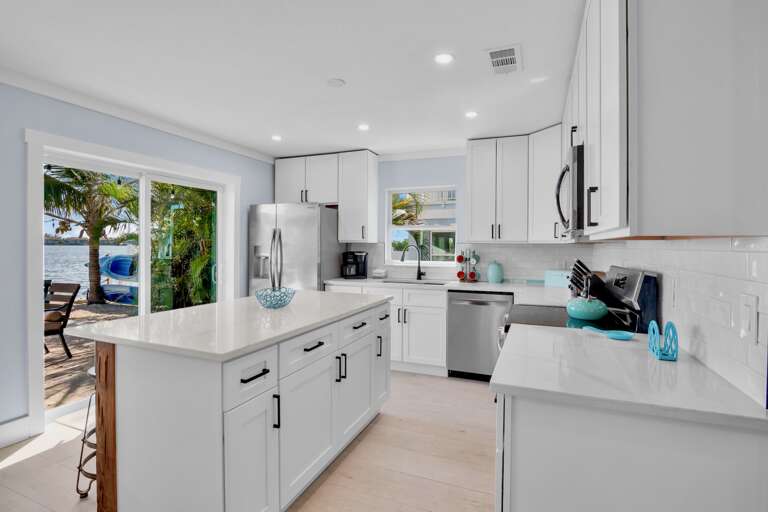 Fully Equipped Kitchen with Island