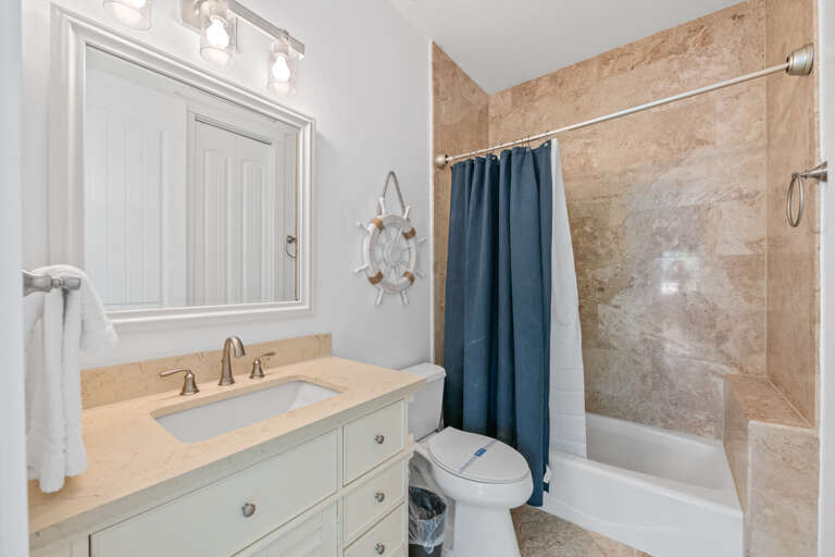 Shared Bathroom, 2nd Floor - Shower / Tub Combo