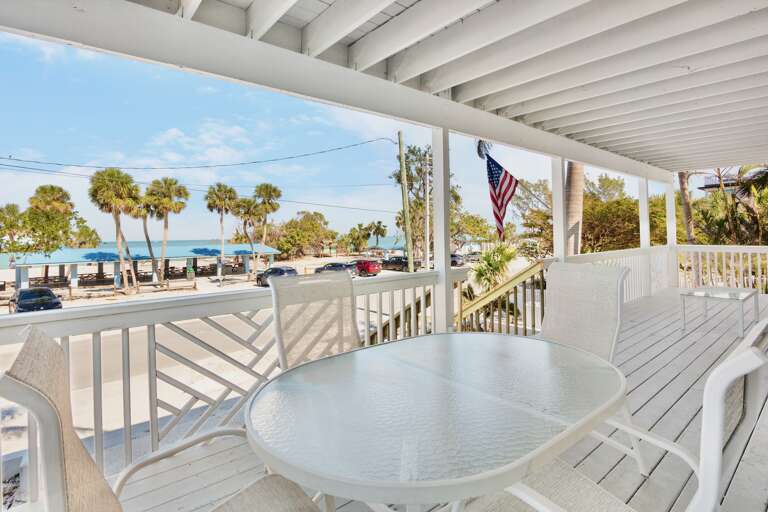 Front Balcony, Outdoor Dining