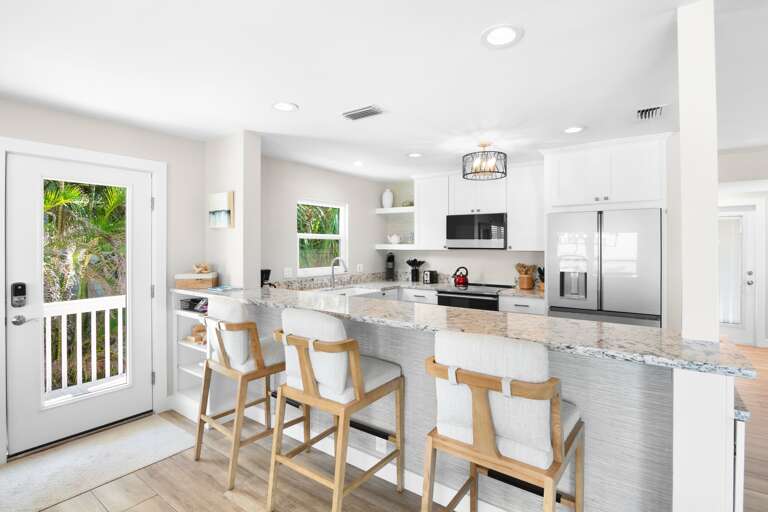 Fully Equiped Kitchen, Breakfast Bar