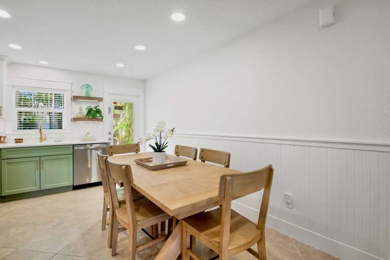 Dining Table Seats 6
