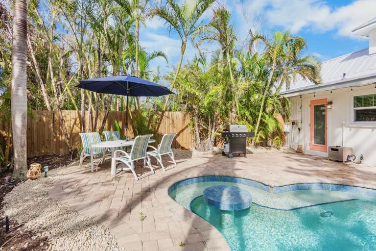 Outdoor Dining, Swim Up Bar