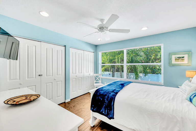 Second Bedroom - Queen
