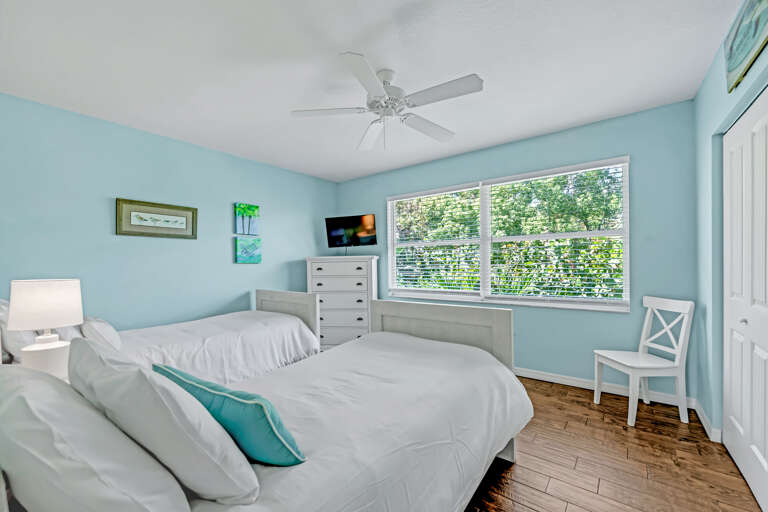 Third Bedroom - Two Twins