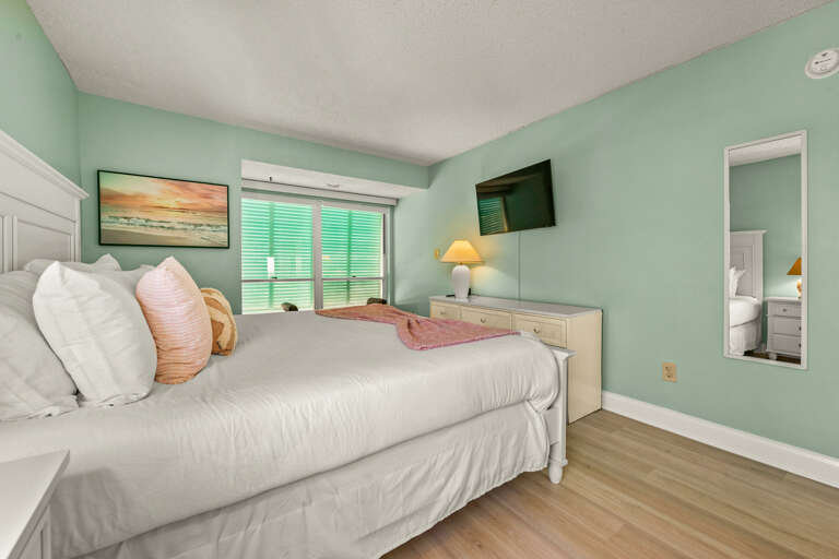 Second Bedroom, King