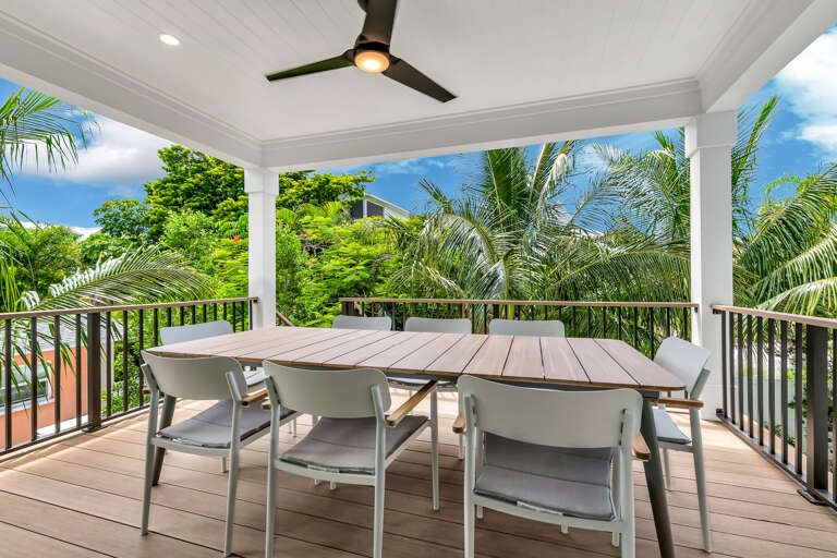 Outdoor Balcony - Dining Seating