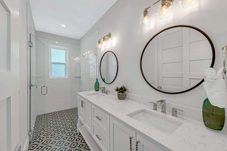 Primary En-Suite Bathroom