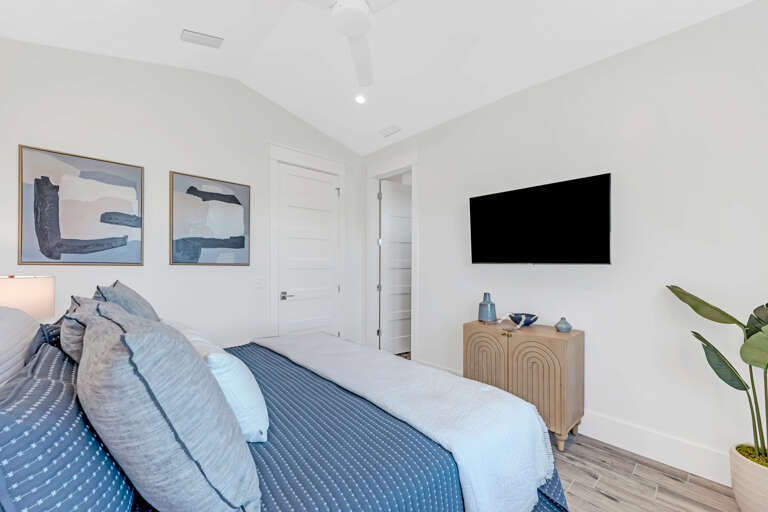 Second Bedroom - King