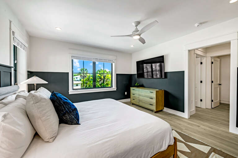Second Bedroom - King