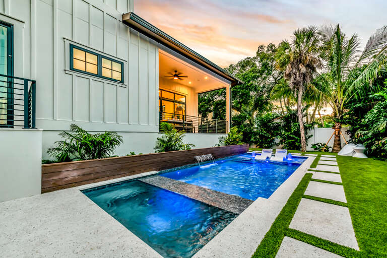 Private Pool and Swim Up Bar
