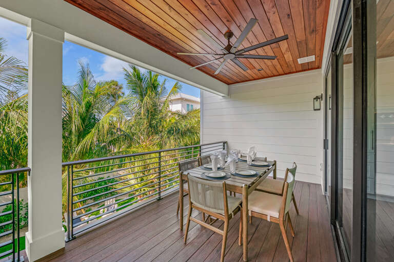 Balcony - Outdoor Dining