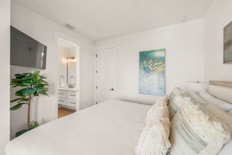 Sixth Bedroom - King