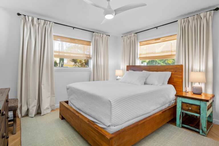 Third Bedroom, Queen bed