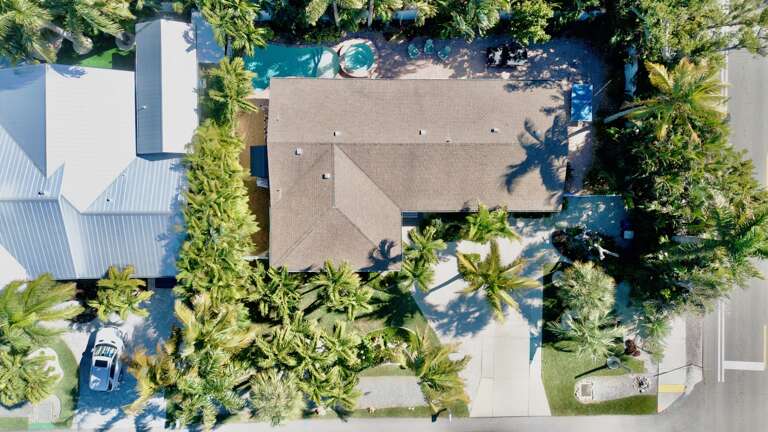 Blue Coral Beach House by AMI Locals